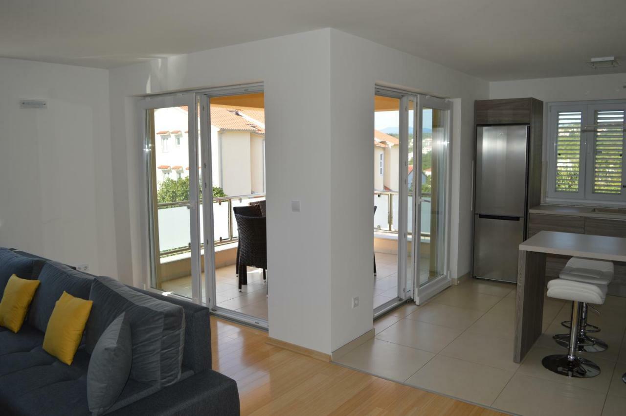 Malinska Apartment Luaran gambar